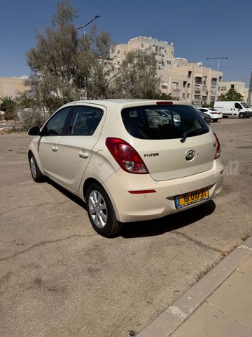 יונדאי i20