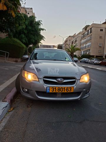 סובארו B4/לגאסי