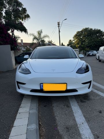 מודעת רכב טסלה מודל 3