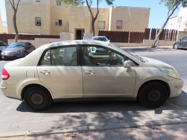 ניסאן טידה