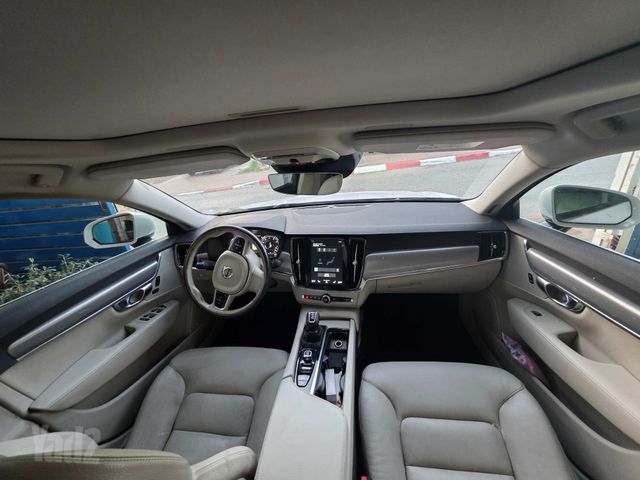 וולוו S90