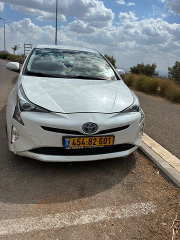 טויוטה פריוס