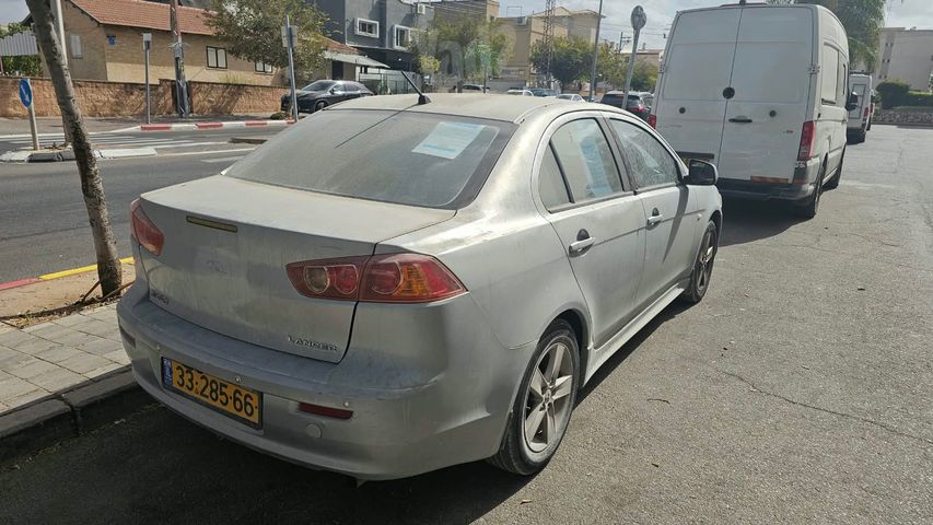 מיצובישי לנסר