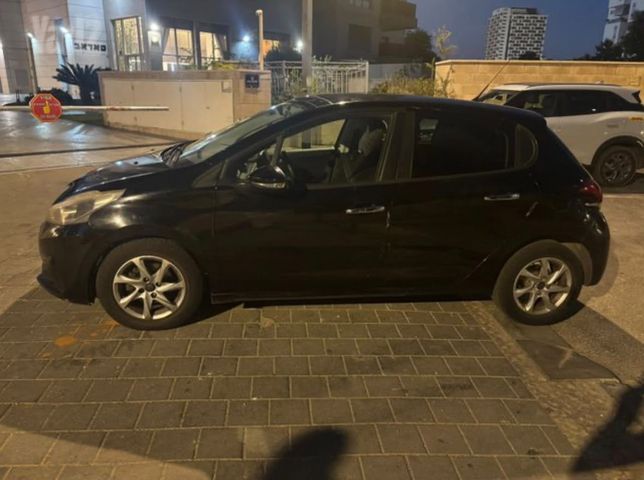פיג'ו 208
