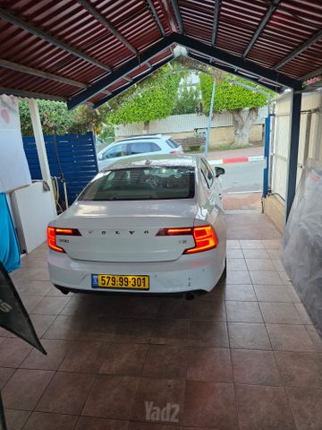 וולוו S90