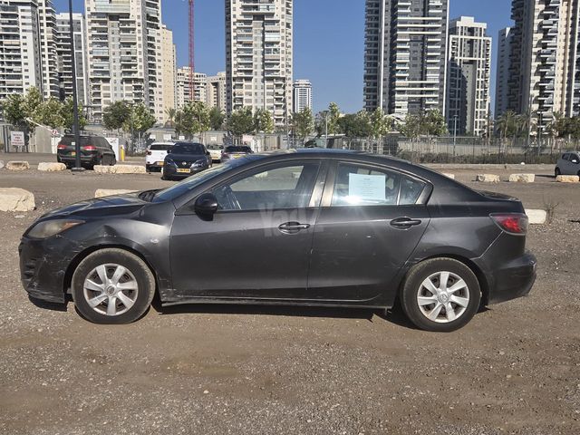 מאזדה 3
