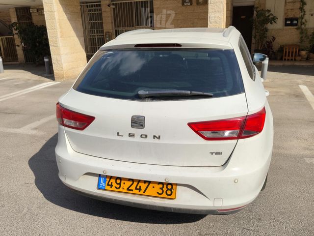 מודעת רכב סיאט לאון