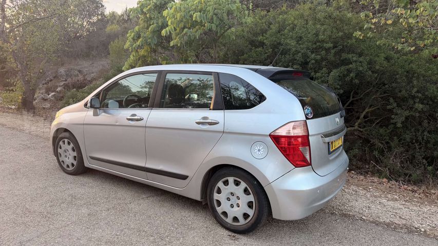 מודעת רכב הונדה FR-V