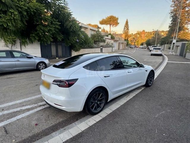 טסלה מודל 3