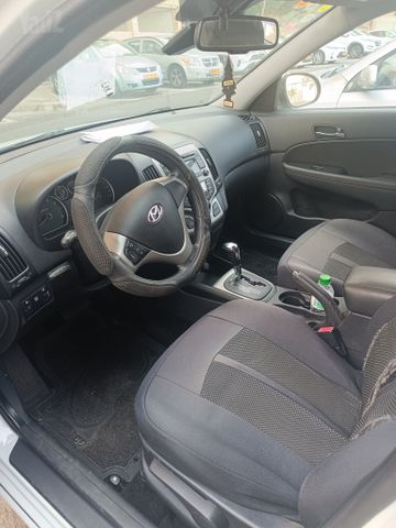 יונדאי i30