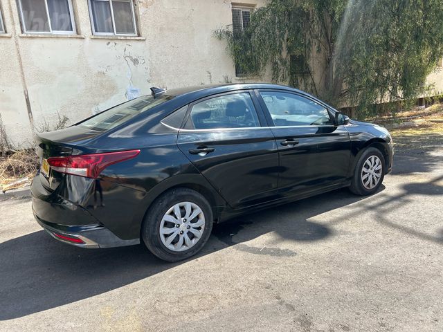 יונדאי אקסנט i25