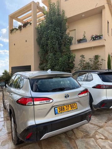 טויוטה קורולה קרוס