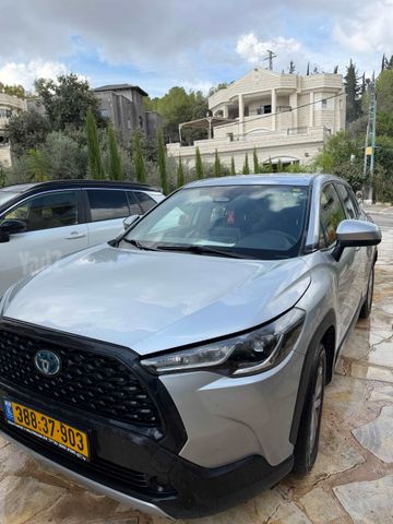 טויוטה קורולה קרוס