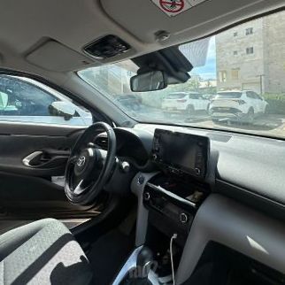טויוטה יאריס קרוס