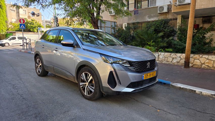 פיג'ו 3008
