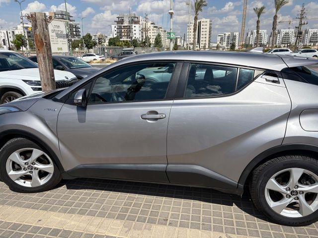 טויוטה C-HR