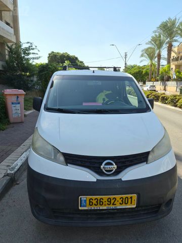 ניסאן NV200