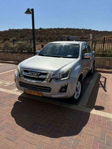 איסוזו די-מקס