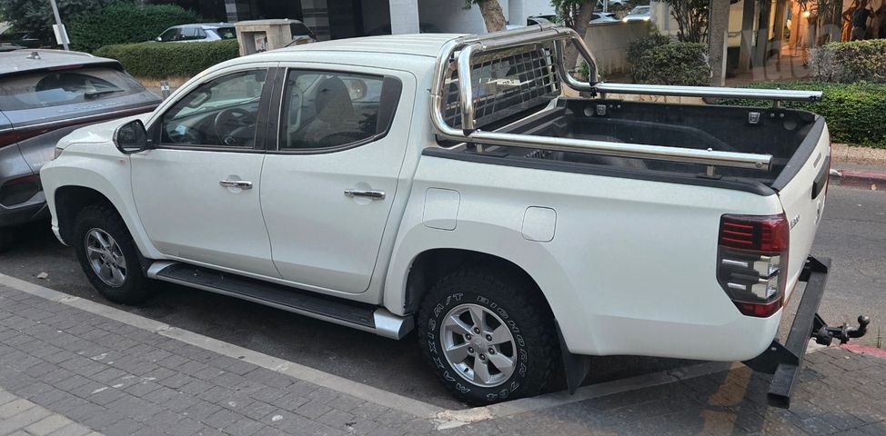 מיצובישי טרייטון / L200