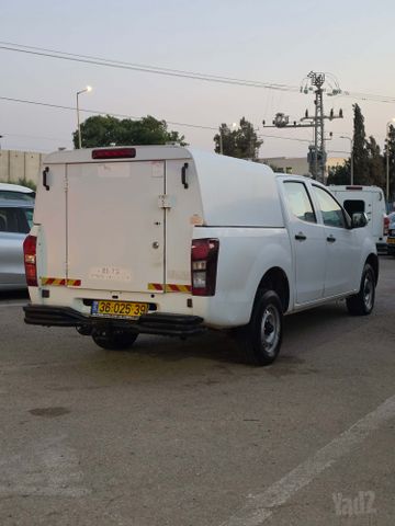 איסוזו די-מקס