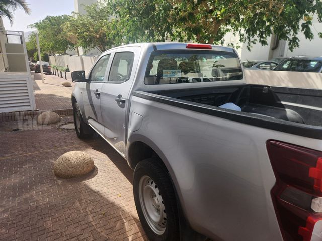 איסוזו די-מקס