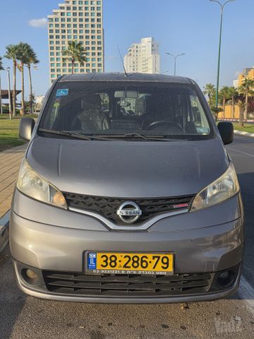 ניסאן NV200