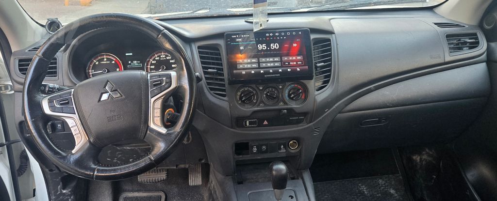 מיצובישי טרייטון / L200