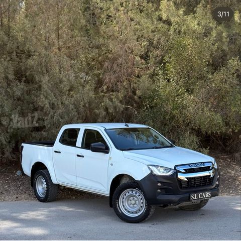 איסוזו די-מקס