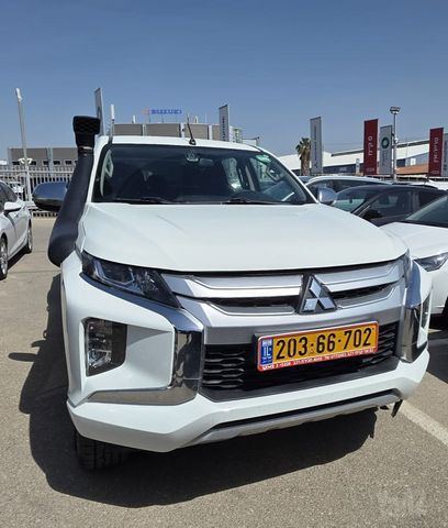 מיצובישי טרייטון / L200