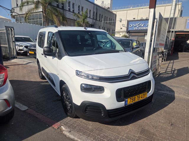 מודעת רכב סיטרואן ברלינגו