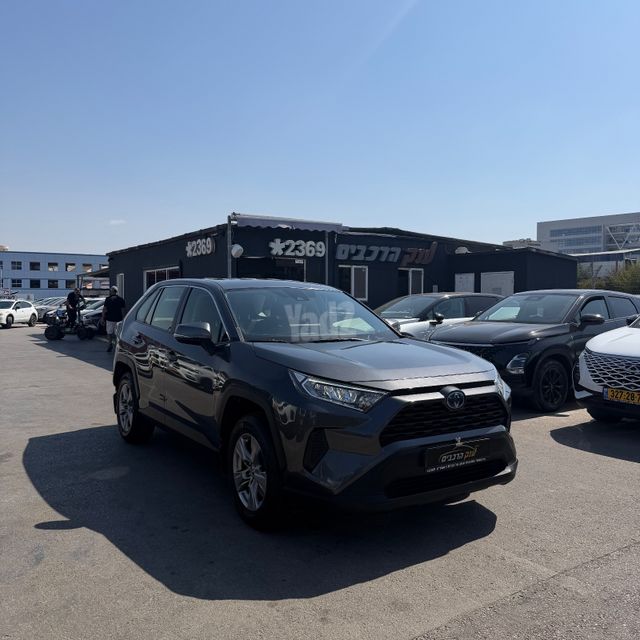 מודעת רכב טויוטה RAV4