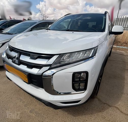 מודעת רכב מיצובישי ASX