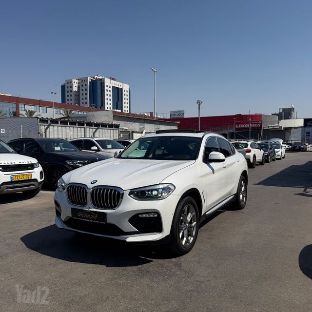 ב מ וו X4