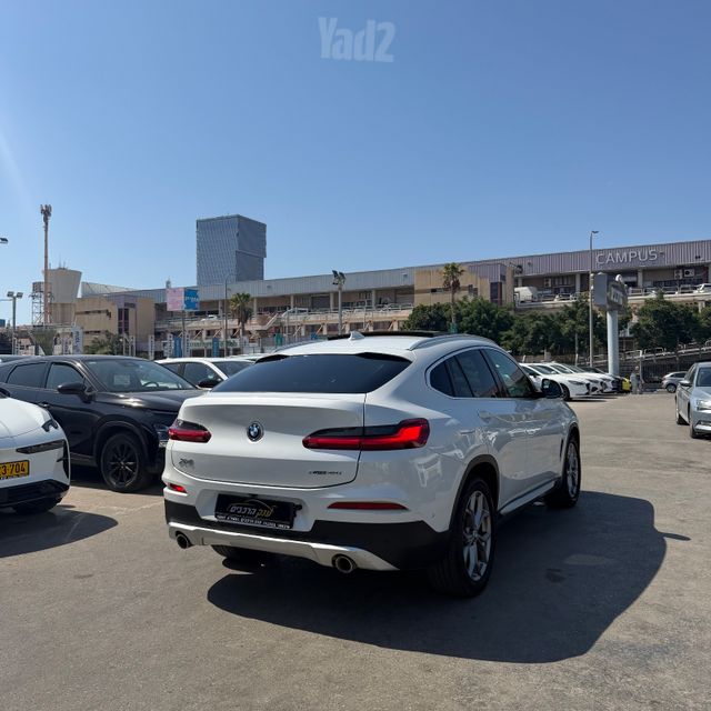 ב מ וו X4