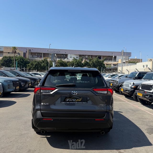 טויוטה RAV4