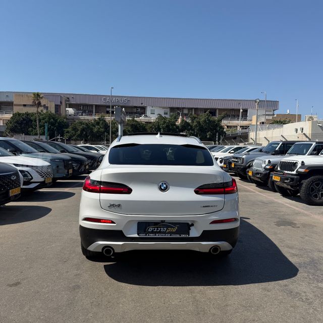 ב מ וו X4