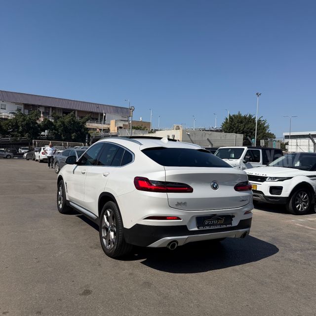 ב מ וו X4