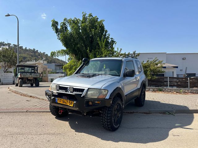 מיצובישי פג'רו