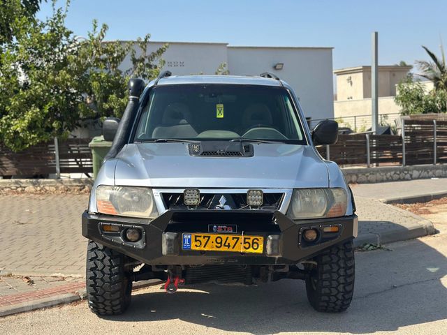 מיצובישי פג'רו