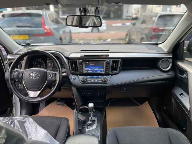 טויוטה RAV4