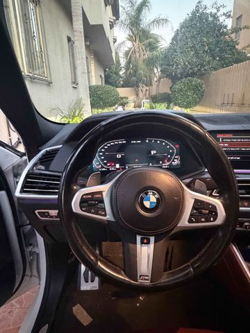 ב מ וו X6