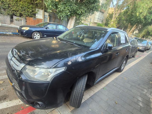 מיצובישי אאוטלנדר