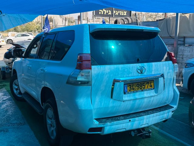 טויוטה לנד קרוזר