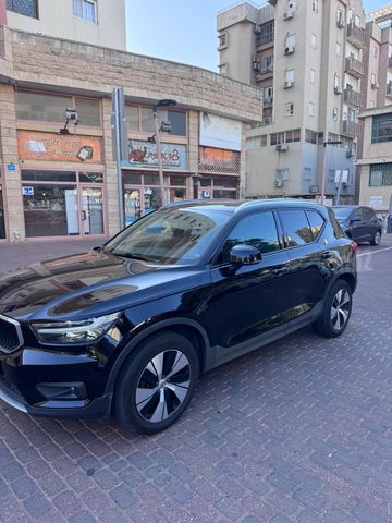 וולוו XC40