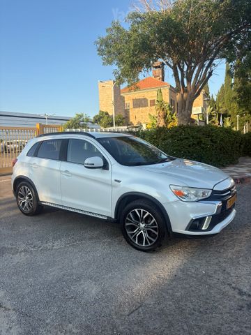 מודעת רכב מיצובישי ASX