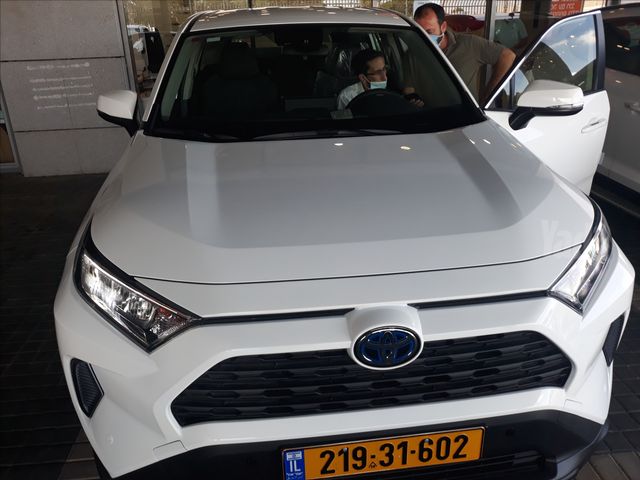 טויוטה RAV4