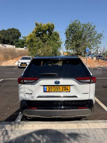 טויוטה RAV4