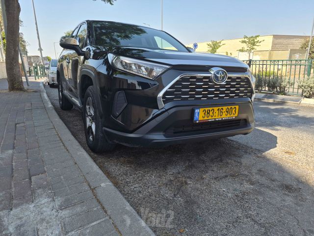 טויוטה RAV4