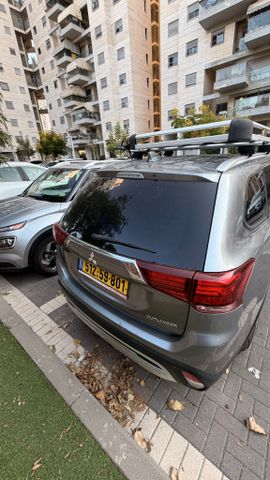 מיצובישי אאוטלנדר