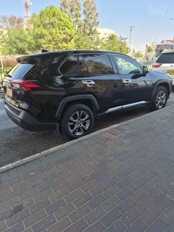 טויוטה RAV4